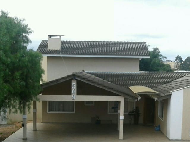 Casa com 316m² 3 quartos e 3 banheiros, à venda, no bairro Colônia Dona Luíza em Ponta Grossa