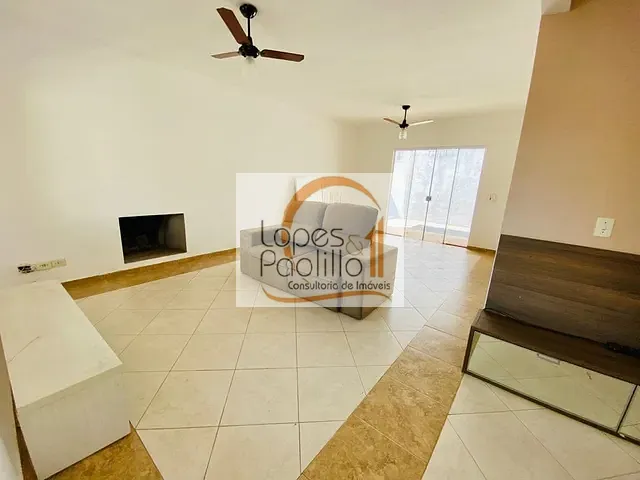 Casa com 225m² 3 quartos e 2 banheiros, à venda, no bairro Jardim das Flores em Atibaia