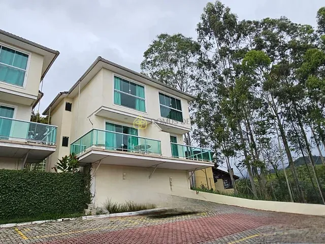 Casa com 80m² 2 quartos e 2 banheiros, à venda, no bairro Penedo em Itatiaia