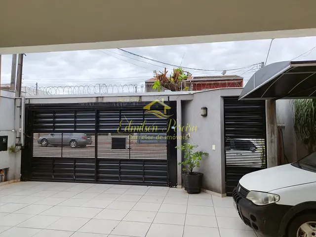 Casa com 275m² 3 quartos e 2 banheiros, à venda, no bairro Pacaembu em Londrina