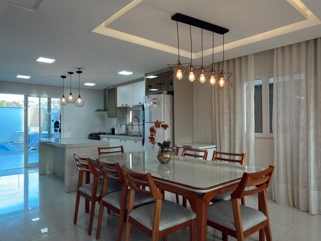 Casa com 197m² 3 quartos e 3 banheiros, à venda, no bairro Morada de Laranjeiras em Serra