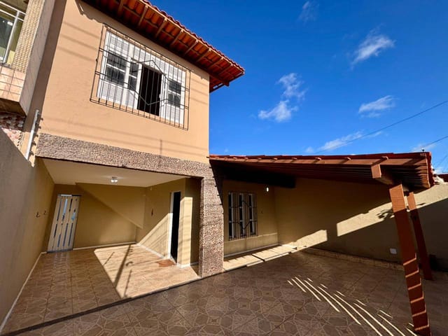 Casa com 280m² 5 quartos e 3 banheiros, à venda, no bairro Atalaia em Aracaju