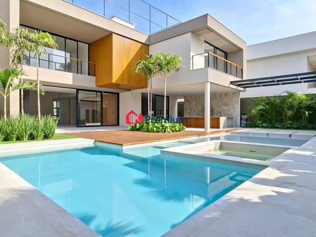 Casa 5 quartos e 5 banheiros, à venda, no bairro Barra da Tijuca em Rio de Janeiro
