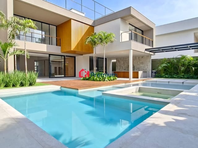 Casa 5 quartos e 5 banheiros, à venda, no bairro Barra da Tijuca em Rio de Janeiro