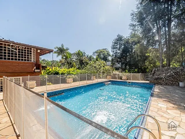 Casa com 1053m² 4 quartos e 5 banheiros, à venda, no bairro Parque Dom Henrique em Cotia