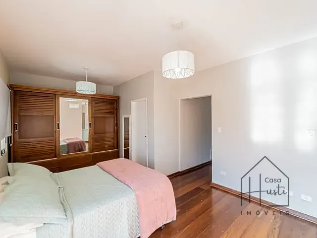 Casa com 1053m² 4 quartos e 5 banheiros, à venda, no bairro Parque Dom Henrique em Cotia