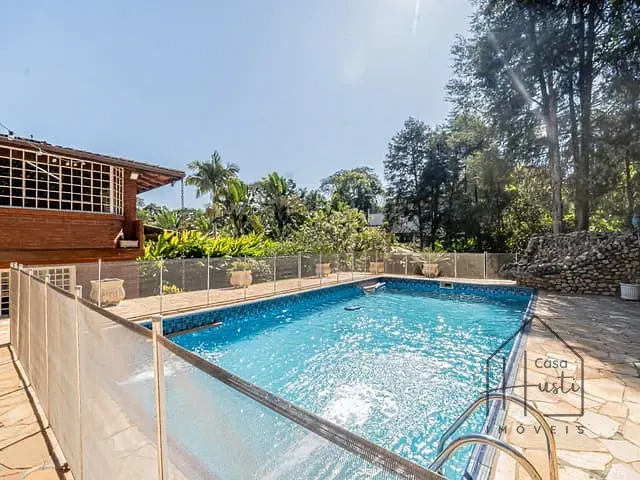 Casa com 1053m² 4 quartos e 5 banheiros, à venda, no bairro Parque Dom Henrique em Cotia