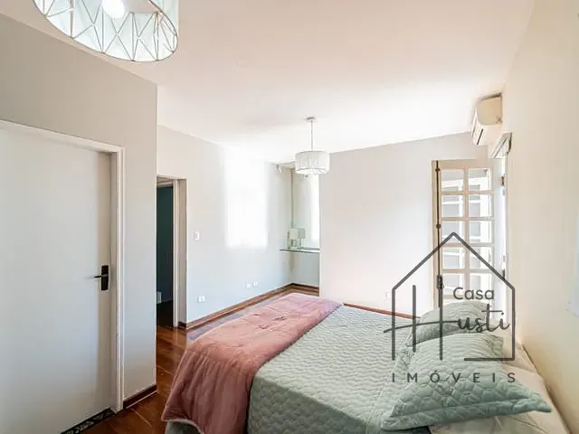 Casa com 1053m² 4 quartos e 5 banheiros, à venda, no bairro Parque Dom Henrique em Cotia