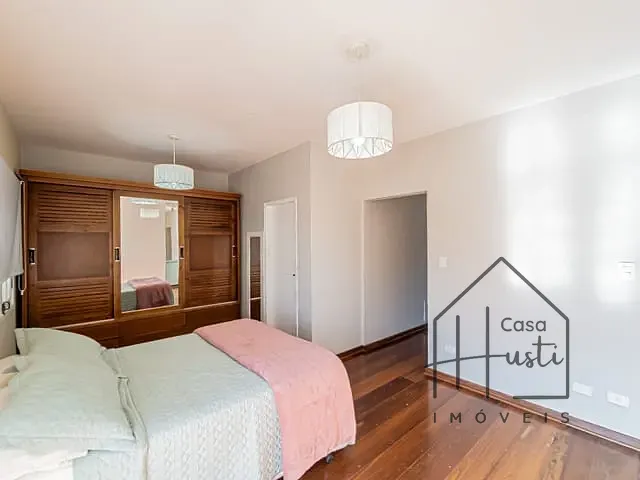 Casa com 1053m² 4 quartos e 5 banheiros, à venda, no bairro Parque Dom Henrique em Cotia