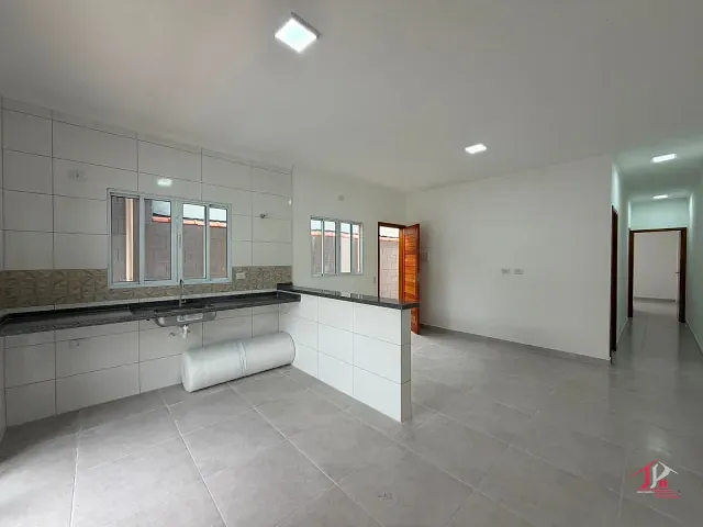 Casa 2 quartos e 2 banheiros, à venda, no bairro Nossa Senhora do Sion em Itanhaém
