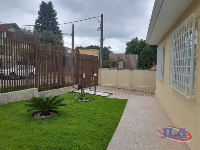 Prédio com 490m², para alugar, no bairro Ahú em Curitiba