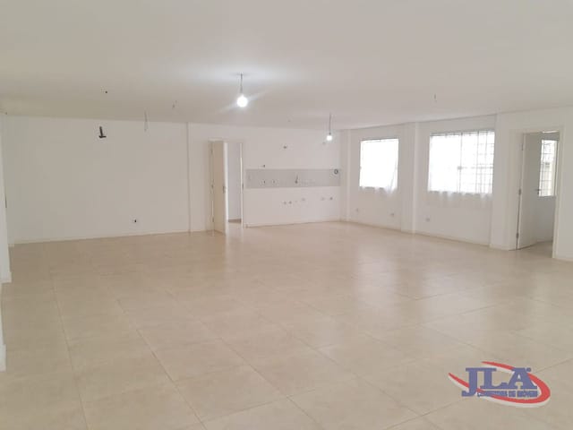 Prédio com 490m², para alugar, no bairro Ahú em Curitiba