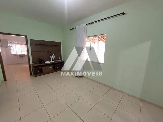 Casa com 360m² 3 quartos e 2 banheiros, à venda, no bairro Bela Vista em Araçuaí