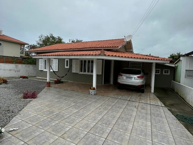 Casa com 360m² 2 quartos e 2 banheiros, à venda, no bairro São João do Rio Vermelho em Florianópolis