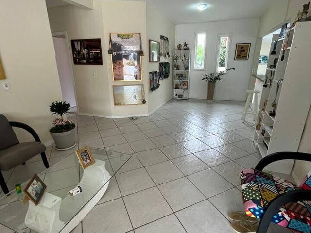 Casa com 360m² 2 quartos e 2 banheiros, à venda, no bairro São João do Rio Vermelho em Florianópolis