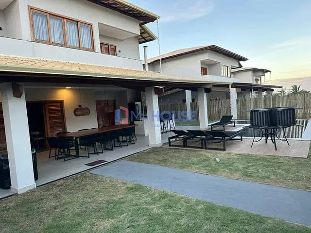 Casa com 425m² 5 quartos e 6 banheiros, à venda, no bairro Rodovia em Ilhéus