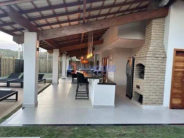 Casa com 425m² 5 quartos e 6 banheiros, à venda, no bairro Rodovia em Ilhéus