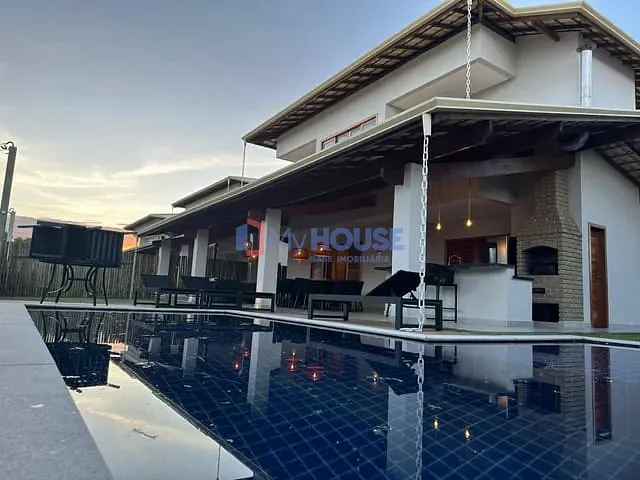 Casa com 425m² 5 quartos e 6 banheiros, à venda, no bairro Rodovia em Ilhéus