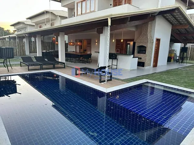 Casa com 425m² 5 quartos e 6 banheiros, à venda, no bairro Rodovia em Ilhéus