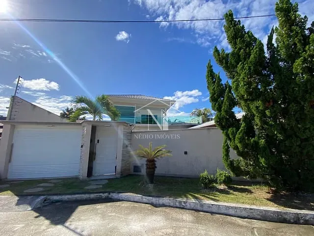 Casa com 494m² 5 quartos e 2 banheiros, à venda, no bairro Itapeba em Maricá