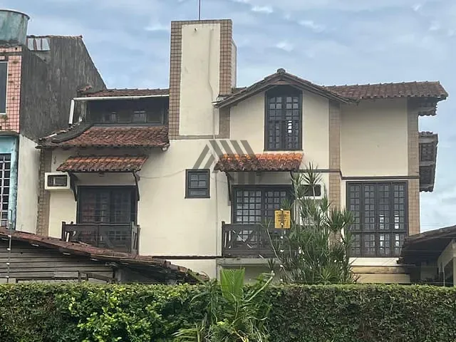Casa com 714m², para alugar, no bairro Val-de-Cães em Belém
