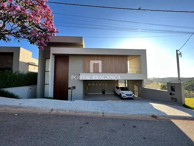 Casa com 600m² 4 quartos e 6 banheiros, à venda, no bairro Condomínio Terras de Santa Cruz em Bragança Paulista