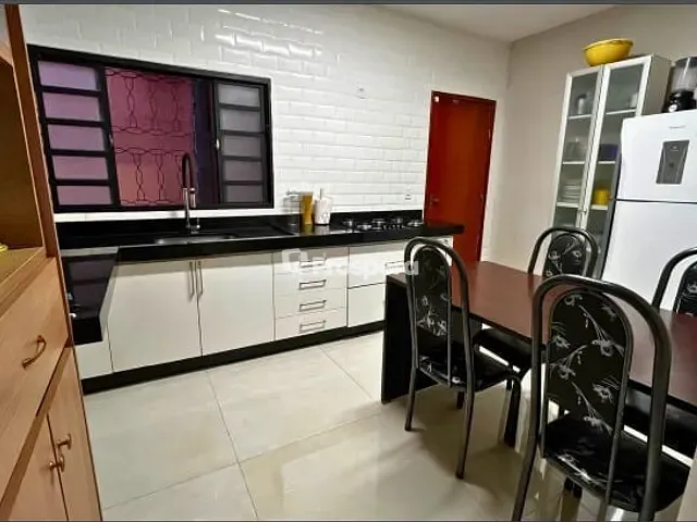 Casa com 260m² 3 quartos e 3 banheiros, à venda, no bairro Jardim América em Goiânia