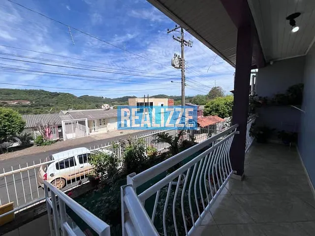 Casa com 250m² 3 quartos e 1 banheiro, à venda, no bairro Alberto Borela em Marau