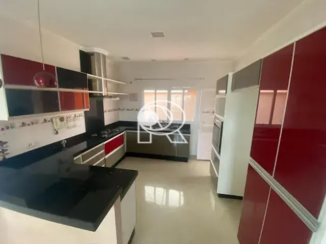Casa com 202m² 3 quartos e 1 banheiro, à venda, no bairro Vila Robeirópolis em Registro