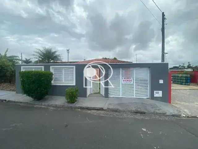 Casa com 202m² 3 quartos e 1 banheiro, à venda, no bairro Vila Robeirópolis em Registro