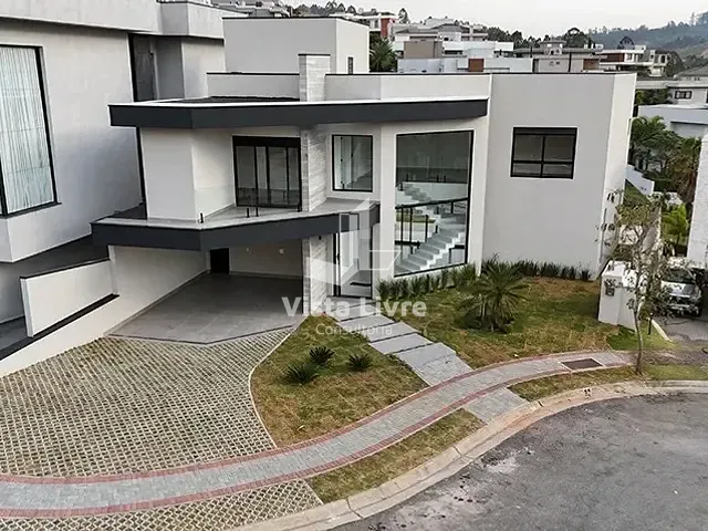 Casa com 350m² 4 quartos e 6 banheiros, à venda, no bairro Tamboré em Santana de Parnaíba
