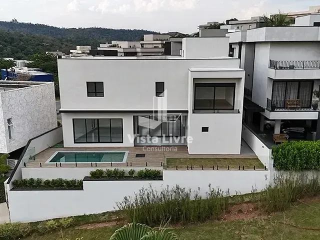 Casa com 350m² 4 quartos e 6 banheiros, à venda, no bairro Tamboré em Santana de Parnaíba