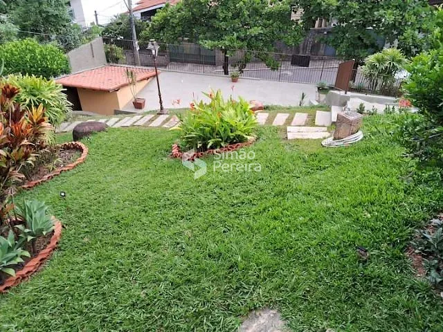Casa com 1200m² 4 quartos e 4 banheiros, à venda, no bairro Grama em Paraíba do Sul