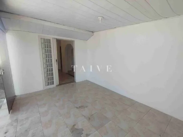 Casa com 320m², para alugar, no bairro Rodocentro em Londrina