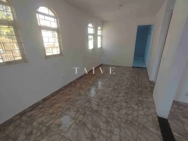 Casa com 320m², para alugar, no bairro Rodocentro em Londrina