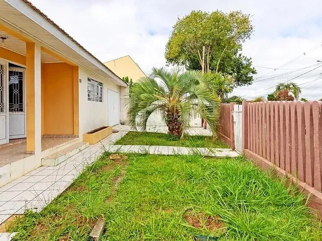 Casa com 175m² 3 quartos e 1 banheiro, à venda, no bairro Pinheirinho em Curitiba