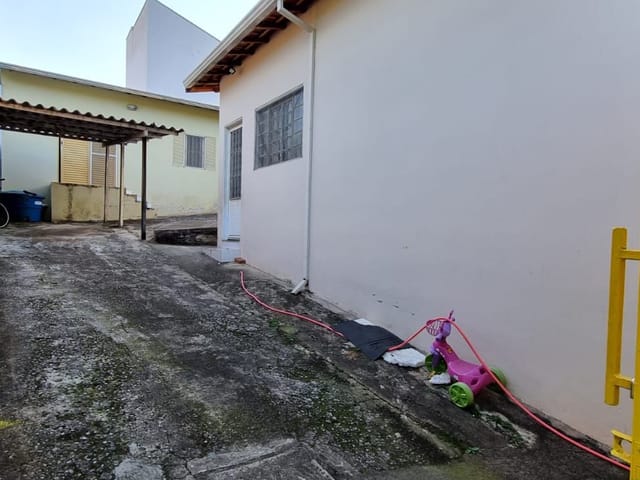 Casa com 200m² 2 quartos e 2 banheiros, à venda, no bairro Jardim Recanto dos Pássaros em São João da Boa Vista