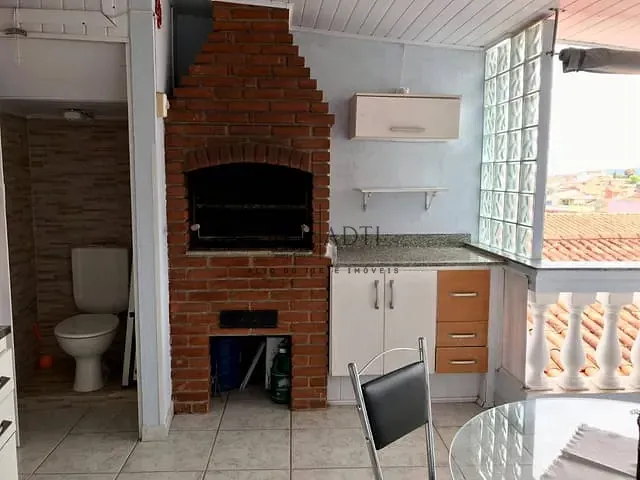 Casa 3 quartos e 1 banheiro, à venda, no bairro Vila Lavínia em Mogi das Cruzes