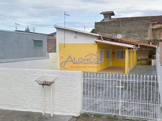 Casa com 250m² 3 quartos e 2 banheiros, à venda, no bairro Poiares em Caraguatatuba