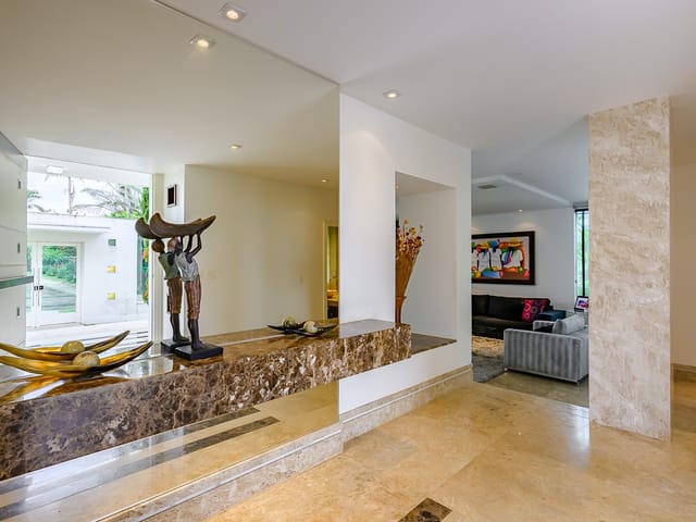 Casa 4 quartos e 6 banheiros, à venda, no bairro Setor de Habitações Individuais Norte em Brasília