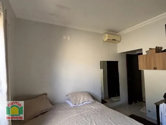 Casa com 450m² 4 quartos e 4 banheiros, à venda, no bairro Calixtolândia em Anápolis