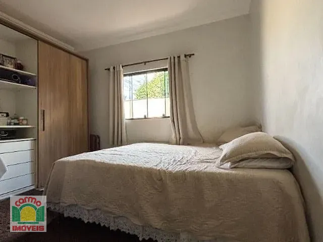 Casa com 450m² 4 quartos e 4 banheiros, à venda, no bairro Calixtolândia em Anápolis