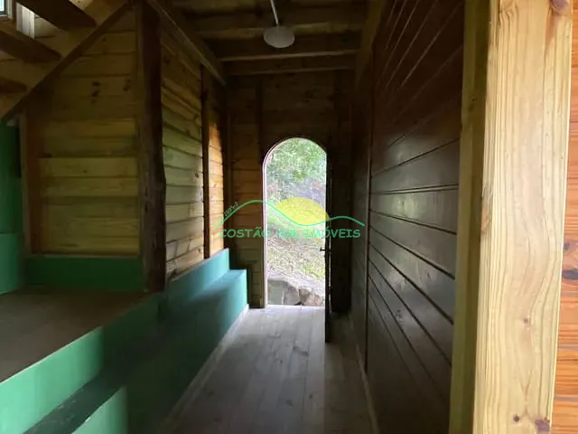 Casa com 720m² 2 quartos e 1 banheiro, à venda, no bairro Morro das Pedras em Florianópolis