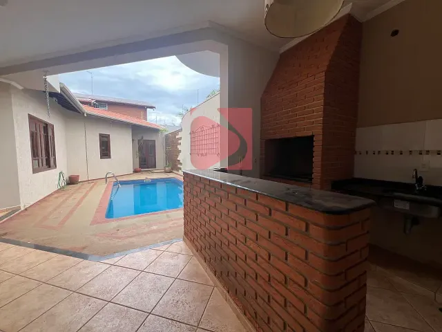 Casa 4 quartos e 2 banheiros, à venda, no bairro Cidade Jardim em Pirassununga