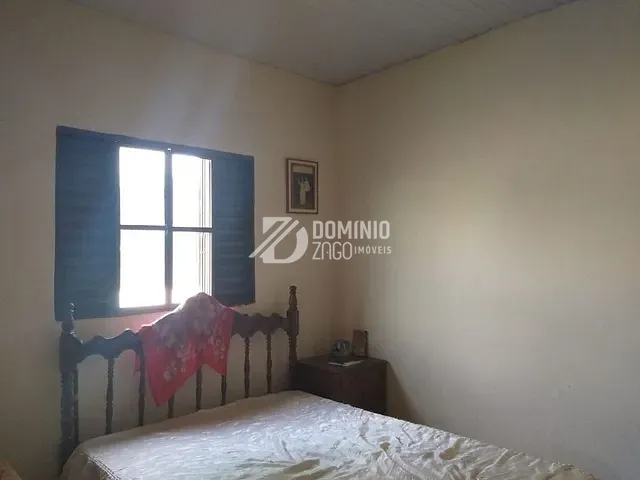 Casa com 315m² 3 quartos e 1 banheiro, à venda, no bairro Bom Retiro em Uberaba