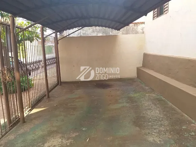 Casa com 315m² 3 quartos e 1 banheiro, à venda, no bairro Bom Retiro em Uberaba