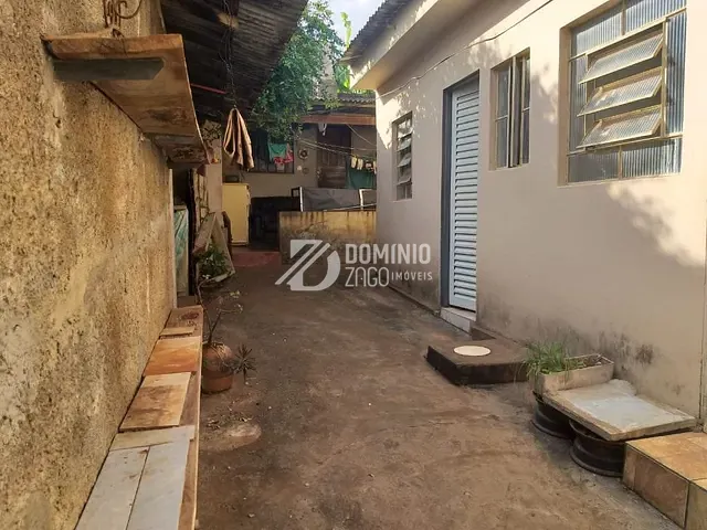 Casa com 315m² 3 quartos e 1 banheiro, à venda, no bairro Bom Retiro em Uberaba