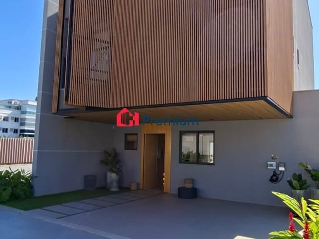 Casa 3 quartos e 6 banheiros, à venda, no bairro Recreio dos Bandeirantes em Rio de Janeiro