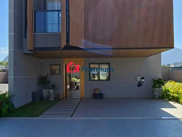 Casa 3 quartos e 6 banheiros, à venda, no bairro Recreio dos Bandeirantes em Rio de Janeiro