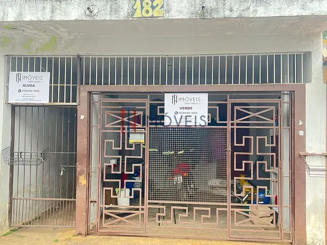 Casa com 250m², à venda, no bairro Parque Hortência em Bom Jesus dos Perdões